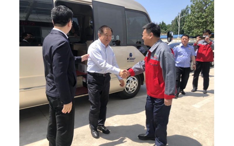 全国人大常委会委员刘玉亭一行莅临绿源和丰公司调研视察